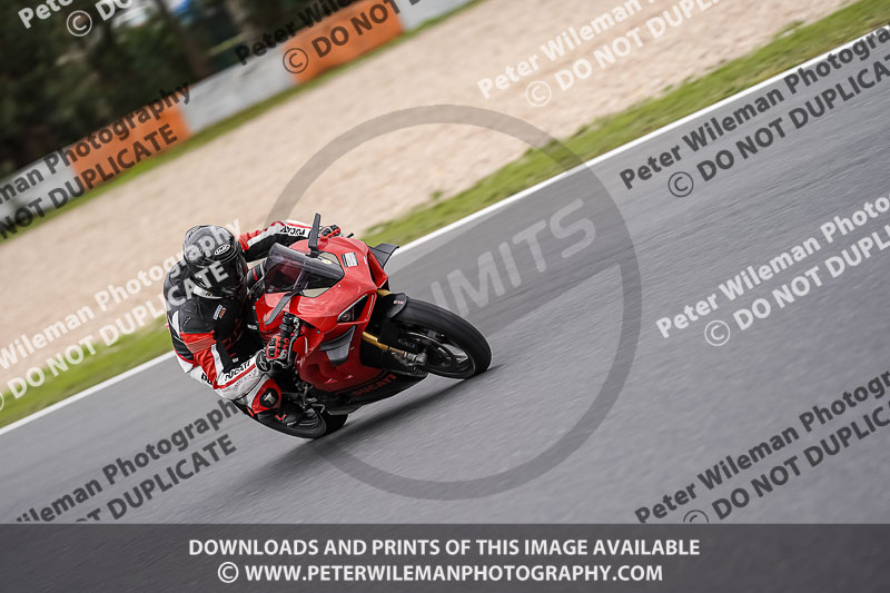 estoril;event digital images;motorbikes;no limits;peter wileman photography;portugal;trackday;trackday digital images